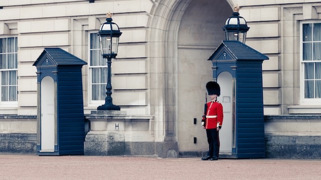 What Happens When A Royal Guard Faints On Duty?